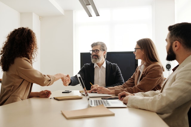 3 estrategias de retención de empleados con un implant de RH
