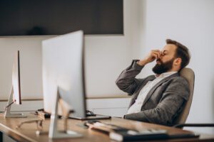 ¡Evita el burnout en tus empleados y mejora el ambiente laboral!